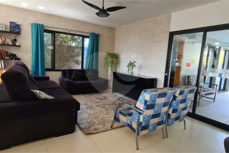 Casa térrea no Condomínio Jardim Botânico , localizado na cidade Bady Bassit/SP .