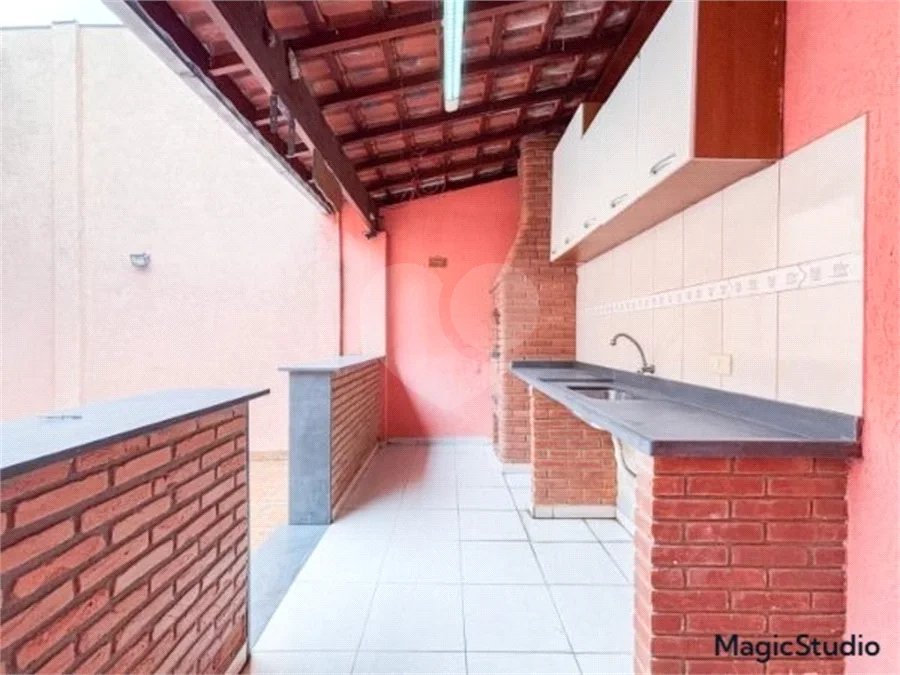 Casa com 150m², 5 dormitórios, sendo 1 suíte, 2 vagas de garagem, à venda na Vila Matilde.