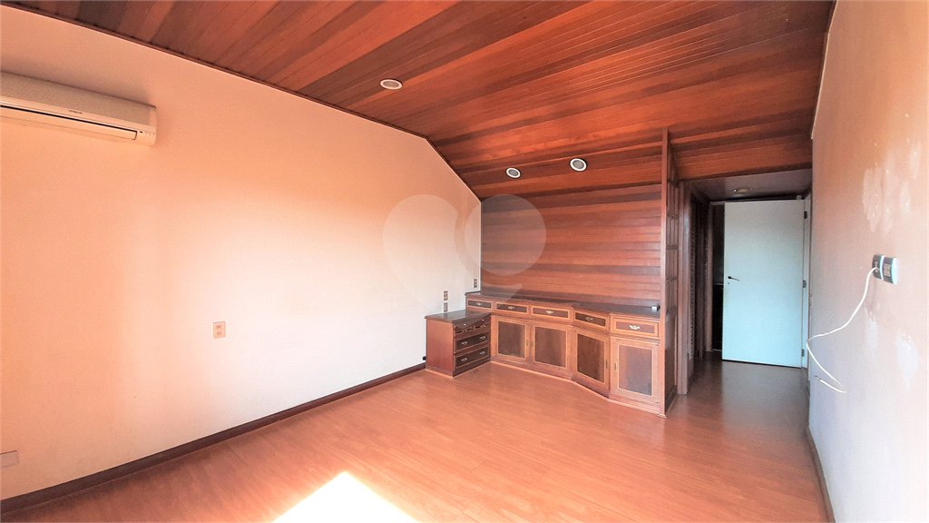 Casa Térrea à venda com 4 quartos, sendo 2 suítes, em Chácara Monte Alegre, São Paulo, SP
