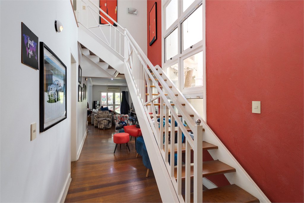 Casa à venda com 4 quartos, sendo 2 suítes, no condomínio Villa Franz Schubert, São Paulo - SP