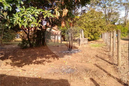 Chácara em água vermelha, localizada em ponto comercial.