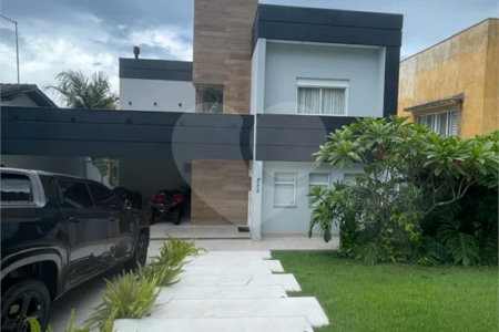 Casa em condomínio à venda em Arujá, com 350m² , 3 quartos e 4 vagas de garagem