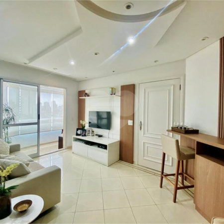 Apartamento de 03 dormitórios sendo 1 suíte e 02 vagas de garagem.