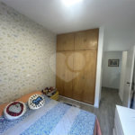 Casa em condomínio com 3 dormitórios, 01 suíte, garagem para 06 carros, área gourmet, piscina.