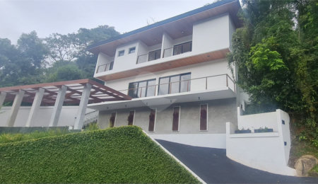 Casa à venda com 3 suítes no condomínio Alpes da Cantareira, Mairiporã - SP