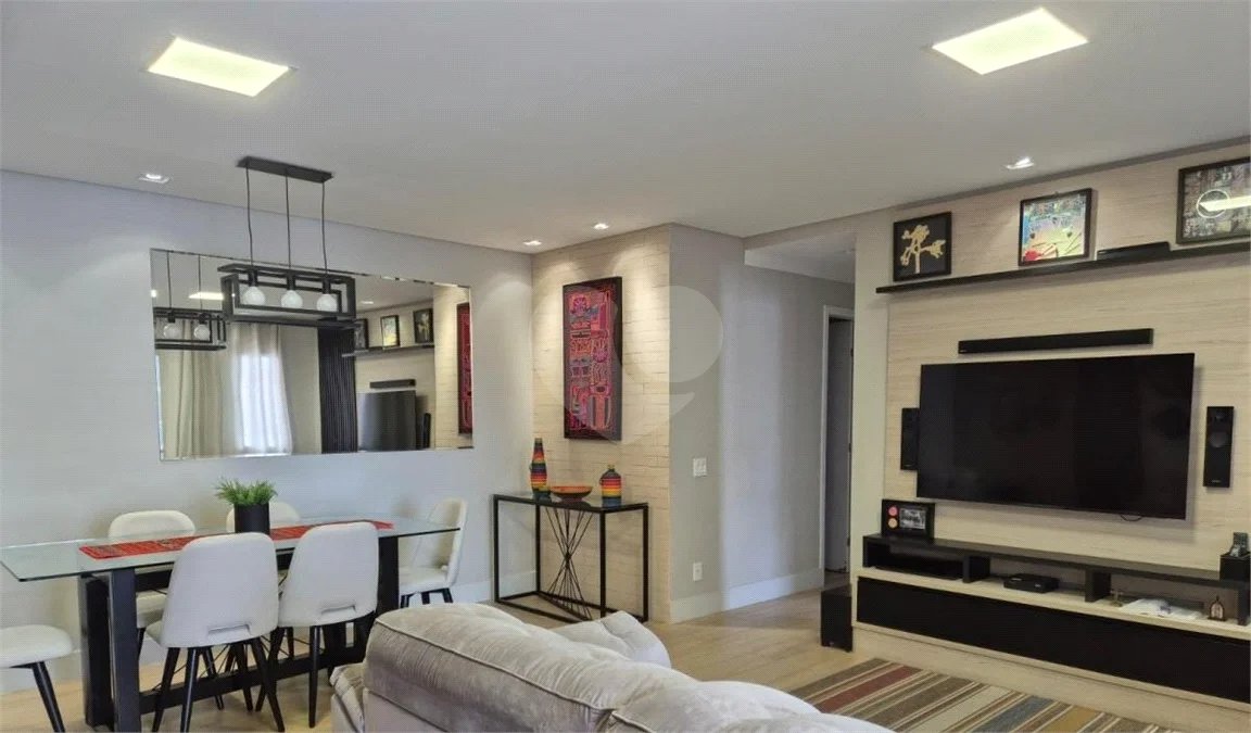 Apartamento reformado de 92 m² no Baeta Neves, com 2 dormitórios, 1 suíte, sala ampliada, área gourmet, 2 vagas, planejados e lazer completo.