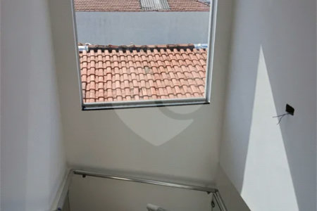 Sobrado novo, com 250m², 3 quartos, sendo 1 suíte, 2 garagens, à venda na Vila Prudente
