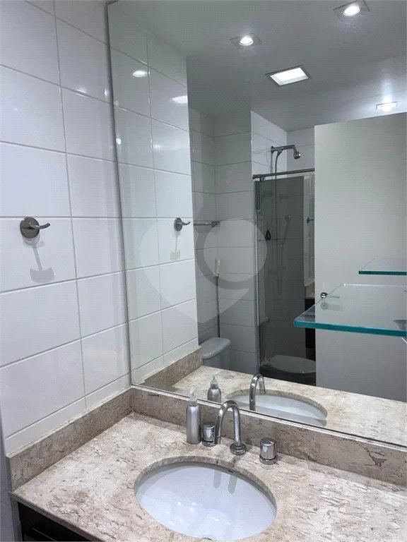 O Seu Apartamento Exclusivo: 74 m² Reformados ao Lado do Ibirapuera!