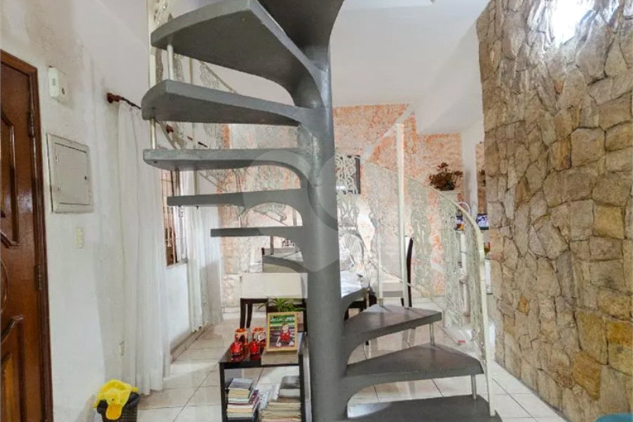Sobrado à venda com 4 quartos, sendo 2 suítes,  em Jardim Líbano, São Paulo, SP
