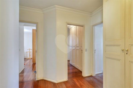 Apartamento à venda com 3 suítes em Campo Belo, São Paulo, SP