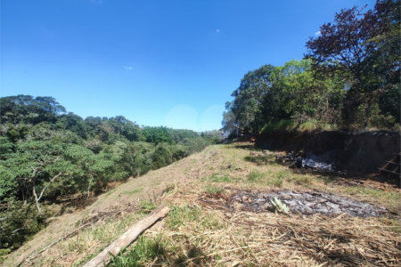 Área rural em Piracaia com 3.289 metros, ótima para chácara, as margens do rio Cachoeira