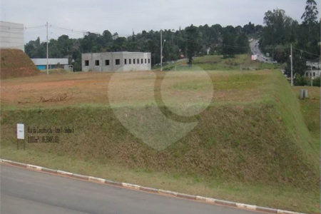 Terreno industrial de 3.000 m² à venda em Cotia/SP
