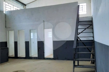 Galpão com 500m² , 2 vagas , 2 banheiros , à venda no Parque das Nações em Santo André