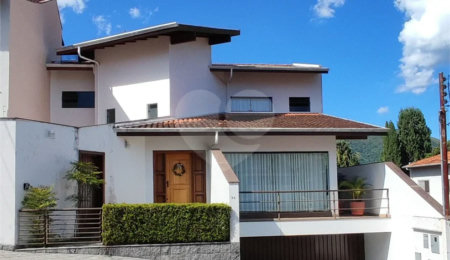 Casa à venda com 3 quartos, sendo 1 suíte,  em Residencial Paineiras, Poços de Caldas, MG