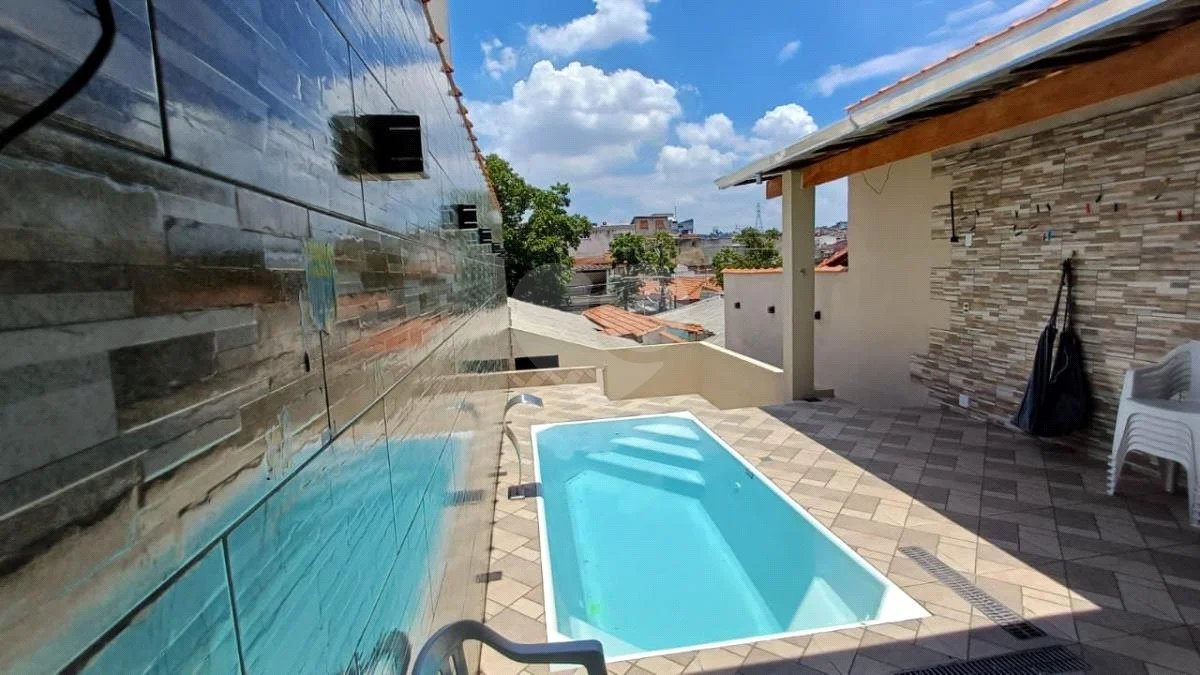 Casa de 2 quartos em Rua Orange, Vila Luzita, Santo André - Venda!