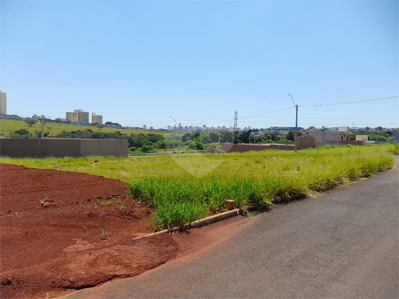 Terreno à Venda no Bairro Salto do Monjolinho/São Carlos/SP