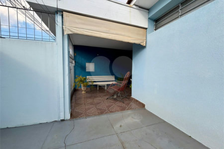 Casa 2 dormitórios Antônio Blanco