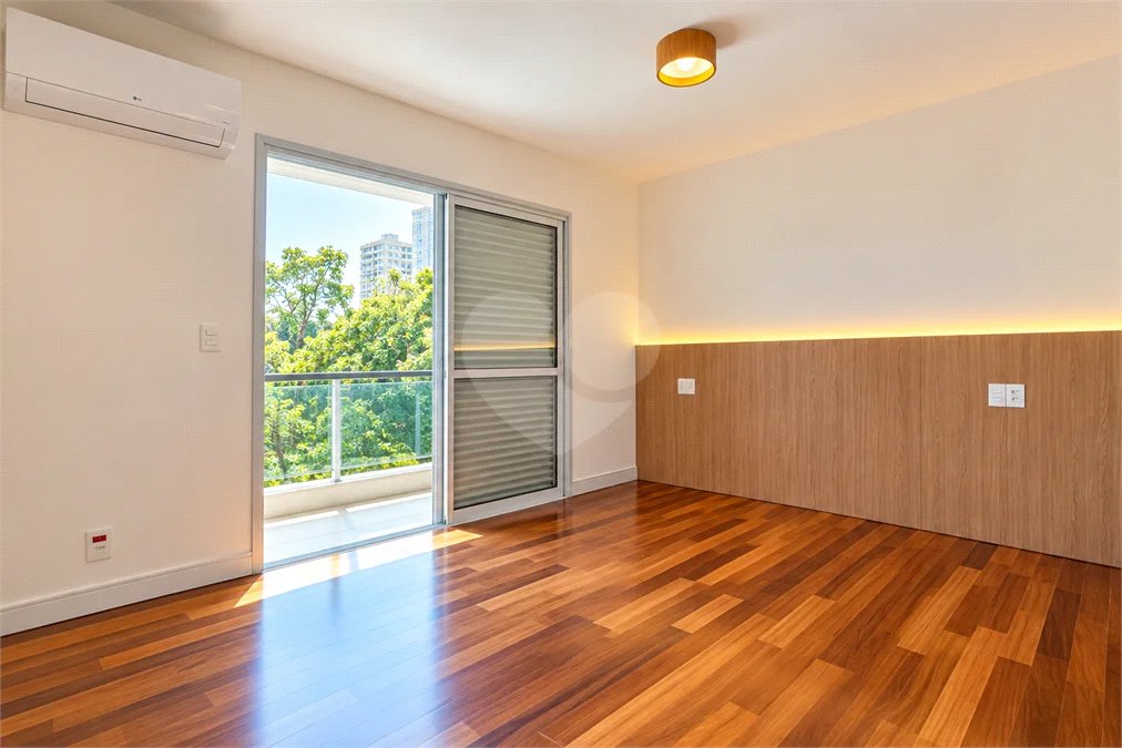 Apartamento à venda com 4 quartos, sendo 1 suíte, em Alto da Boa Vista, São Paulo, SP