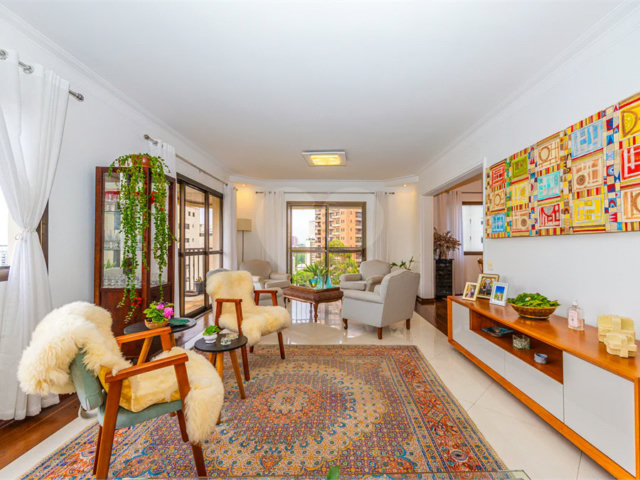 Apartamento à venda com 4 quartos, sendo 3 suítes,  em Morumbi, São Paulo, SP