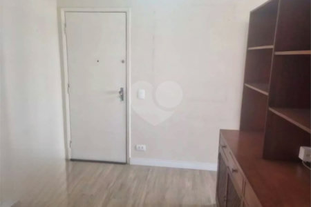Studio com 33m2 AU, 39m2 AT, com 1 dormitório, sem vaga, a 1 quadra da Av Paulista e Metro Paraíso.