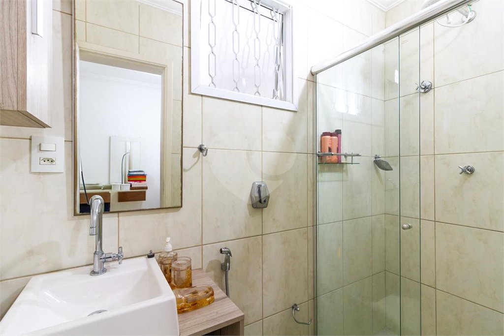 Casa Sobrado à venda com 342 m², 3 dormitórios, sendo 2 suítes, 4 vagas na Vila Mariana - São Paulo.