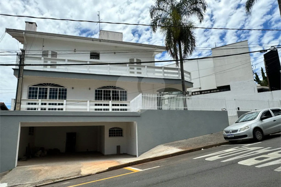 Sobrado Residencial e Comercial em Área Nobre de Piracicaba, para venda e locação.