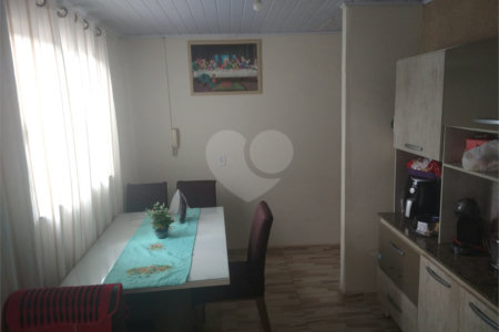 Casa Térrea com 2 dormitórios.