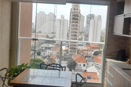 Apartamento na Mooca com 77m2 com 3 dormitórios sendo 1 suíte, 3 banheiros, 2 vagas de garagem