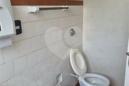 Casa Comercial no Centro .