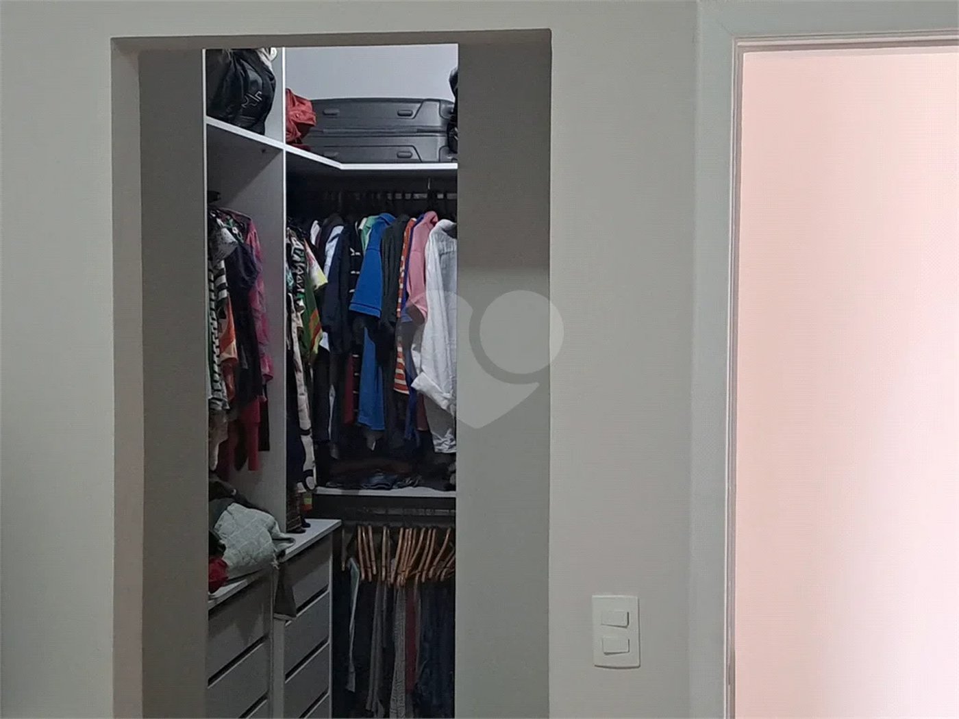 Linda Casa 3 dormitórios com piscina - R$ 950.000,00