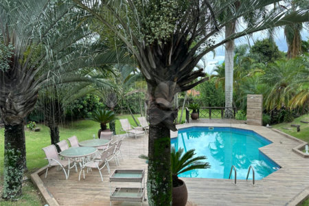 Chácara no Condomínio Vale das Laranjeiras em Indaiatuba SP - Venda - R$ 3,600.000,00 - Locaçao - R$ 30.000,00 mais encargos - Linda, espaçosa, aconchegante, acabamento de alto padrão em rua tranquila e arborizada, em um dos Condomínios mais valorizados de Indaiatuba. Com fácil acesso as principa