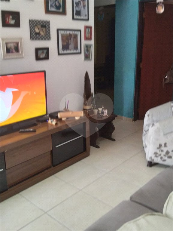 Sobrado para venda.