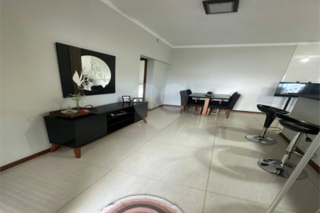 Casa térrea 2 quartos 1 suíte e piscina. Jardim Embaré