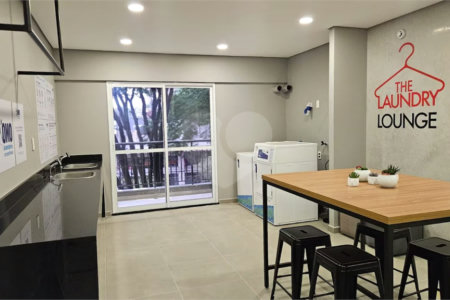 Apartamento Mobiliado a Venda no Campo Belo