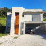 Casa nova na Serra da Cantareira com 3 suítes