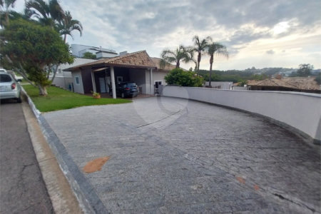 Casa Térrea Disponível para Locação e Venda no Condomínio Vilaggio Capriccio