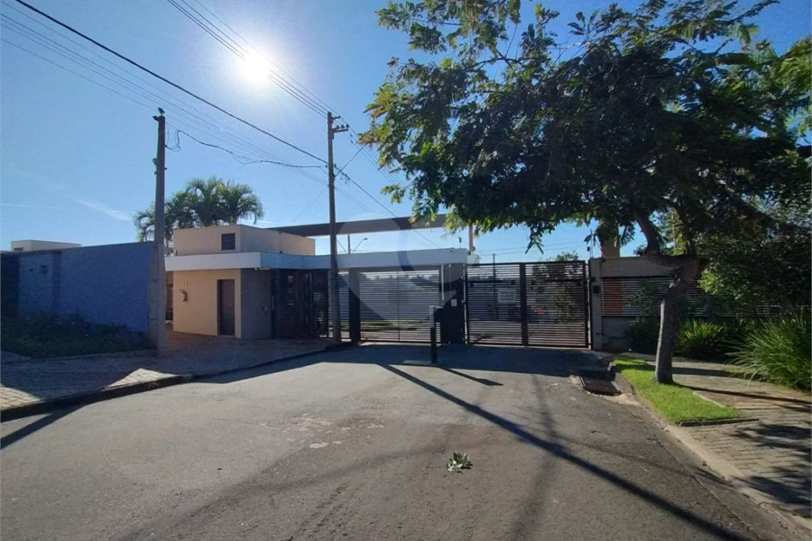 Casa em Condomínio à Venda em Piracicaba/SP.
