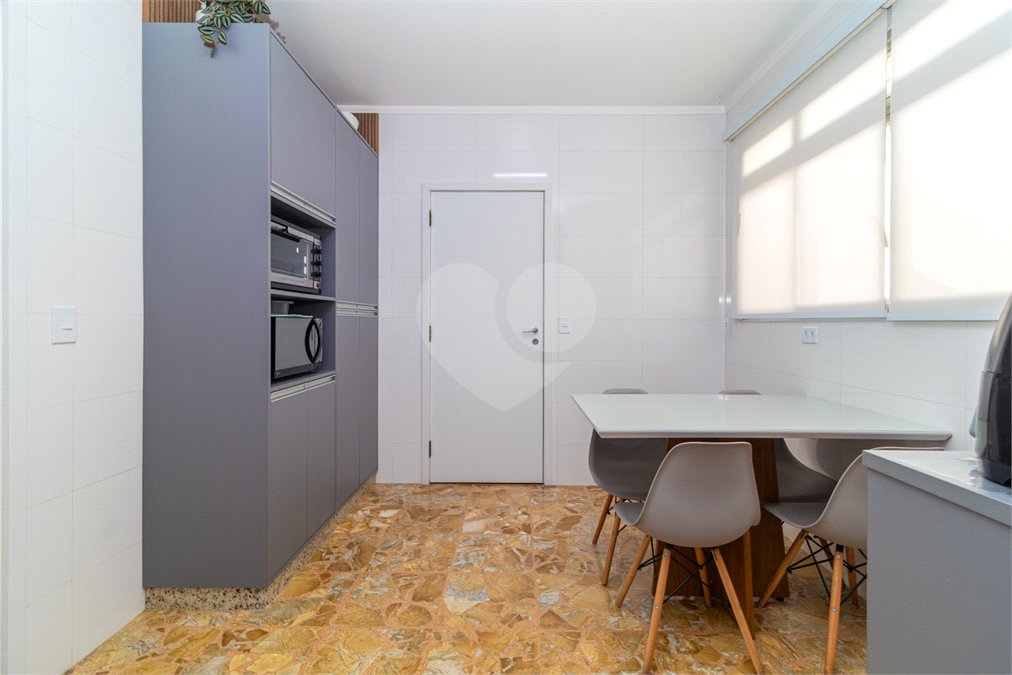 Casa à venda com 3 suítes em Interlagos, São Paulo, SP