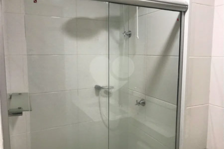 APARTAMENTO MOBILIADO EM FRENTE AO SHOPPING 02 DORMITÒRIOS