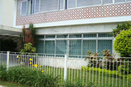 Casa sobrado a venda com 3 dormitórios na mooca.Aceita Permuta.