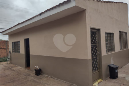 Casa térrea em Araraquara/SP.