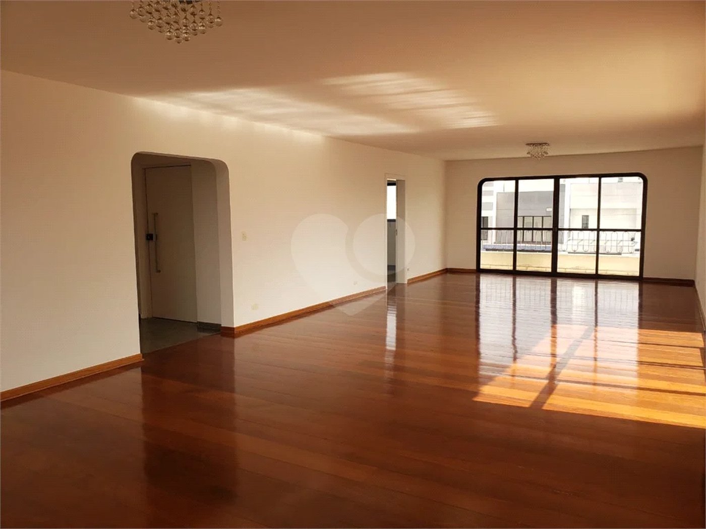 Cobertura 6 suítes, 6 vagas e piscina Alto da Boa Vista