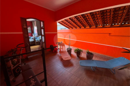 Casa com 03 Dormitórios á venda, em Jardim Alvorada, São Carlos.