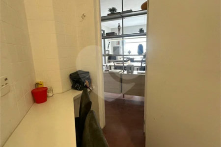 Sala comercial para venda ou locação na Avenida Paulista. 68m2