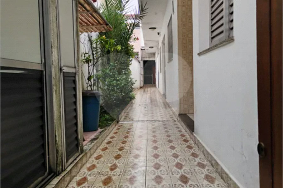 Espaçosa casa à venda na Vila Mascote