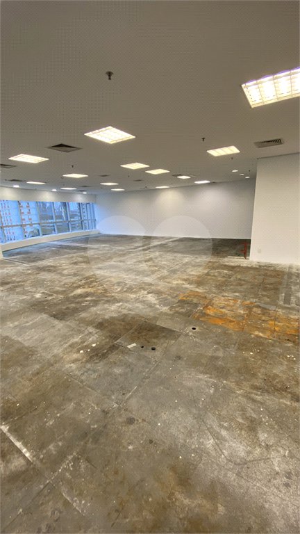 Sala comercial a 4 minutos estação Berrini