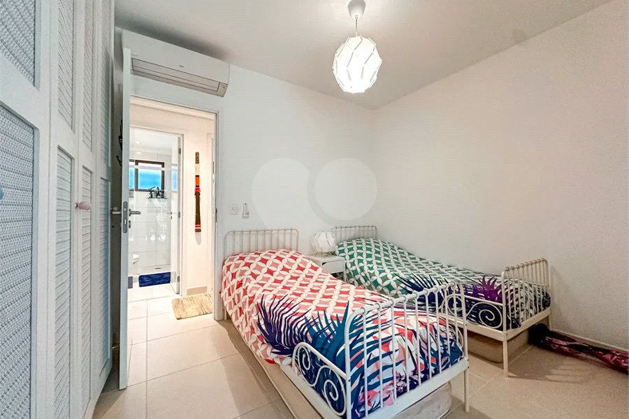 Villagio à venda com 3 quartos, sendo 1 suíte,  em Riviera de São Lourenço, Bertioga, SP