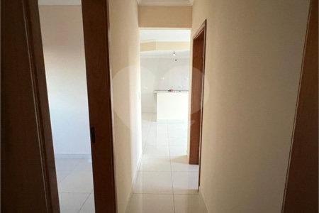 Apartamento no Condomínio Residencial Clarice.