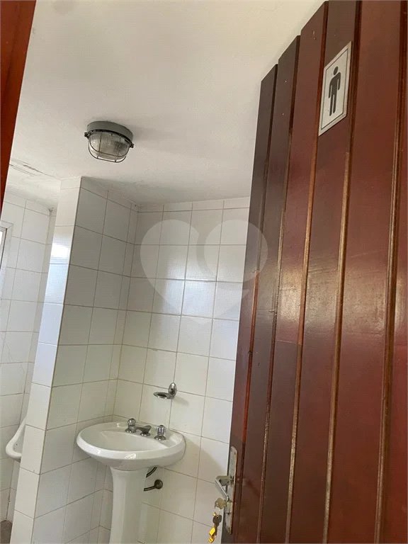 Casa à venda, 742 m², com piscina, 5 suítes, em Embu das Artes