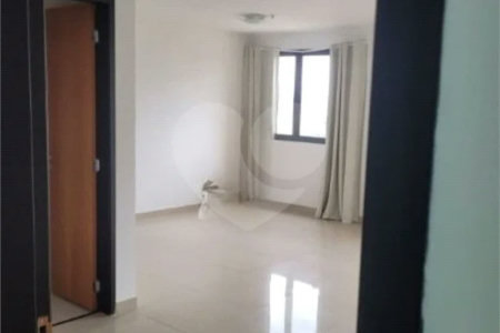 Sala comercial com 35m² , 1 vaga , 1 banheiro , à venda na Penha.
